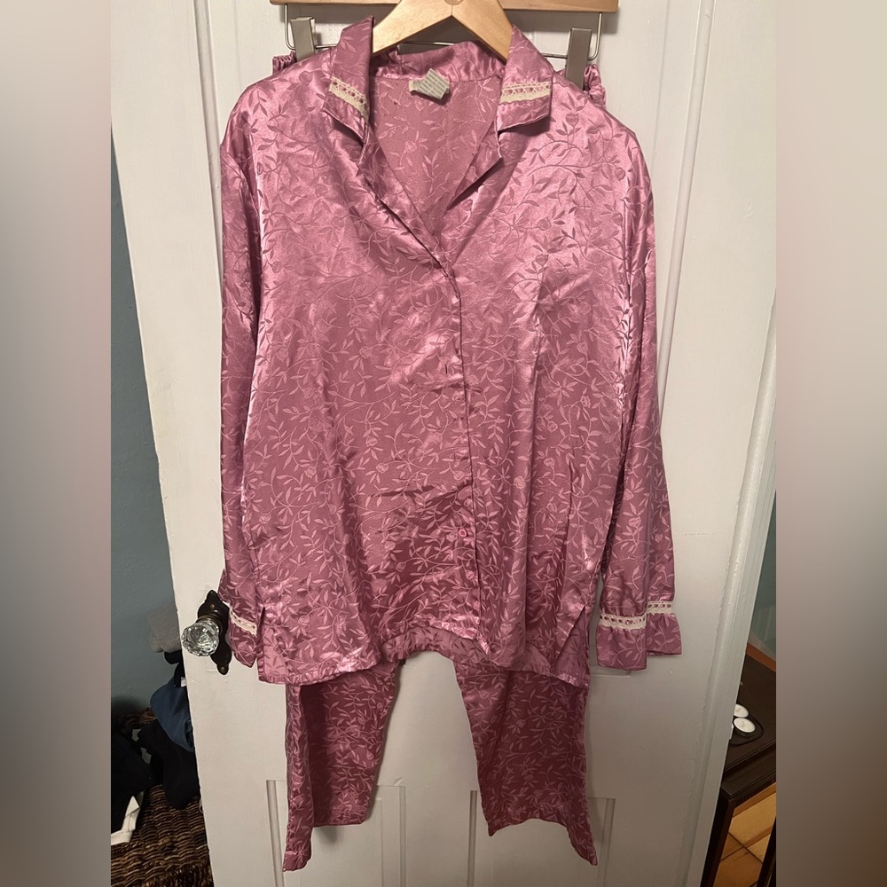 Evandale Satin PJ set